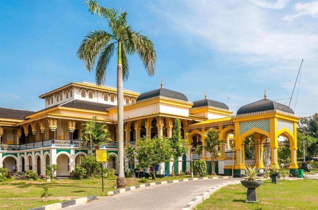 Hotel Pardede International Medan Exterior foto